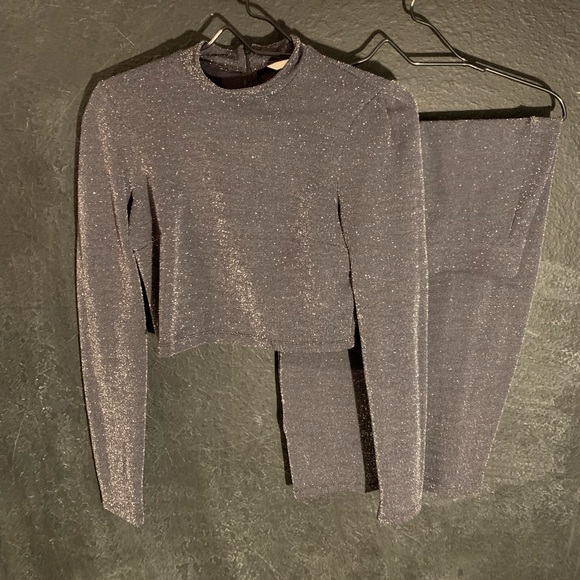 Two piece set - Picture 2 of 3